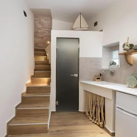 Petit Apartment
