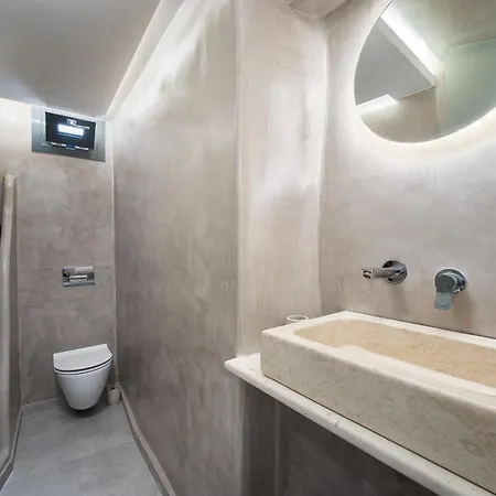 Petit Apartment